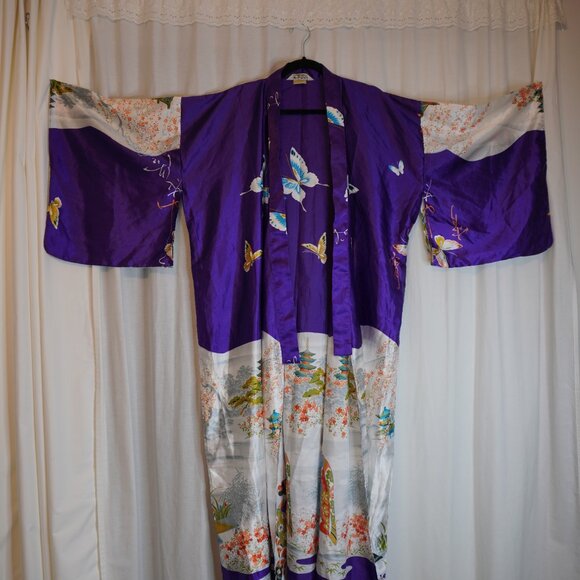 Beautiful Japanese Butterfly Traditional Kimono - Japan Import, Made in Japan - Picture 2 of 14